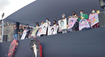 Ocho años de Ayotzinapa: Padres reprochan a AMLO: 'se le acaba el tiempo y no hay verdad'