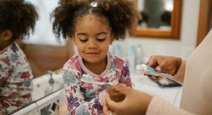 Pastas de dientes para niños: Profeco 'da tache' a estas marcas por ser dañinas