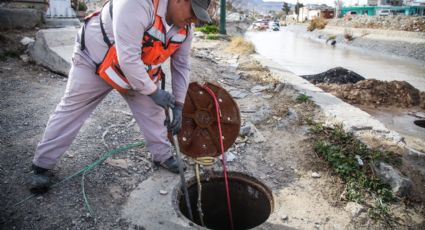 Aceite, botellas, muebles y hasta cadáveres en el drenaje de Ciudad Juárez