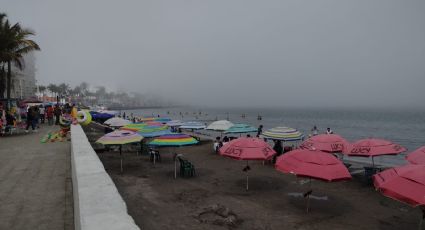 (VIDEO) ¡De miedo! sorprende bruma a turistas en playas de Veracruz