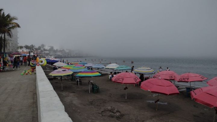 (VIDEO) ¡De miedo! sorprende bruma a turistas en playas de Veracruz