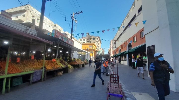 Autoridades municipales decomisan producto de campo y los desalojan por no seguir reglamento