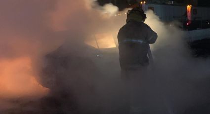 (Video) Accidente en Puente Nacional: Choque entre automóviles provoca incendio a camioneta familiar