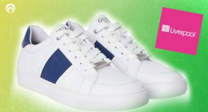 Liverpool hace descuento imperdible en unos tenis GUESS blancos casuales y modernos