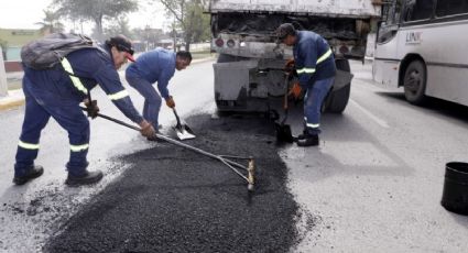 Reparan daños en el pavimento tras lluvias en Escobedo NL