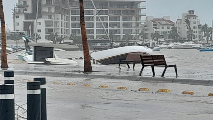 (VIDEO) Huracán en BCS: ¡Desastre total! Así quedo el malecón de La Paz tras el pasó de Norma