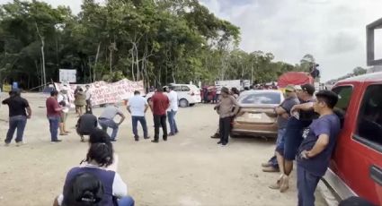 Ejidatarios bloquean acceso al aeropuerto de Tulum por incumplimiento de compromisos