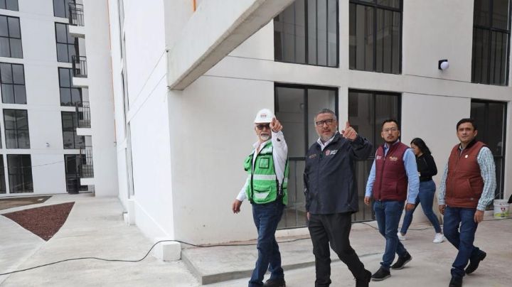 Horacio Duarte inspecciona viviendas para familias afectadas por derrumbe en el Chiquihuite