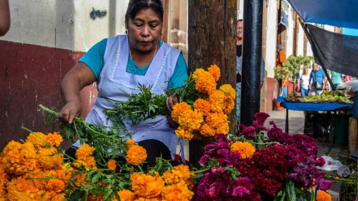 Día de Muertos: Comerciantes muestran positivismo por ventas en mercado municipal de Tampico