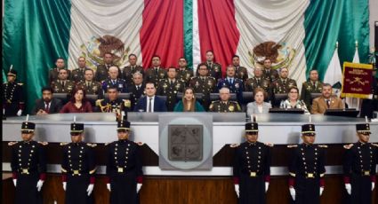 Develan letras doradas del Bicentenario Heroico Colegio Militar