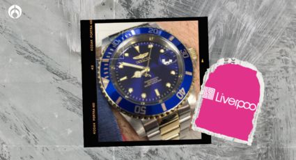 Liverpool tiene un reloj Invicta en dorado y azul para hombre y prácticamente lo está regalando