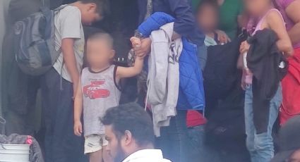 Abandonan a 215 migrantes centroamericanos en la caja de un tráiler en Veracruz