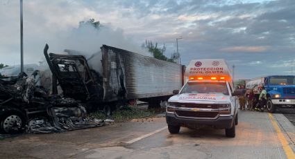 (VIDEO) Se incendia tractocamión en autopista de Coatzacoalcos hacia Villahermosa