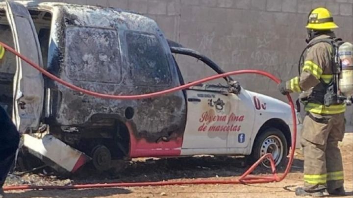 Incendian patrulla de rescate animal; vehículo estaba varado por problemas mecánicos