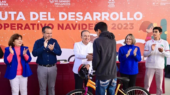 ¡Pedaleando hacia el Futuro! Alfonso Durazo entrega bicicletas a estudiantes