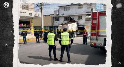 (VIDEO) Camión sin frenos se estampa contra casa en Tultitlán; hay dos muertos