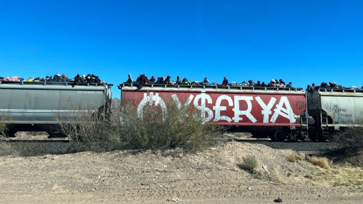 Cientos de migrantes sobre 'La Bestia' y carretera están por llegar a Juárez y tratar de cruzar a EU