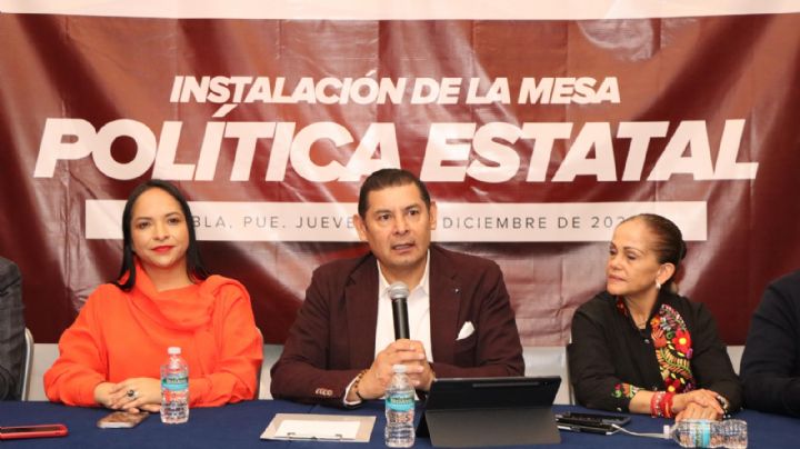 Morena y otros cuatro partidos irán en alianza en Puebla, anuncia Alejandro Armenta