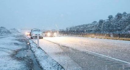 (FOTOS) Fuerte nevada en la Rumorosa deja lindas postales y cierre a la circulación en carreteras