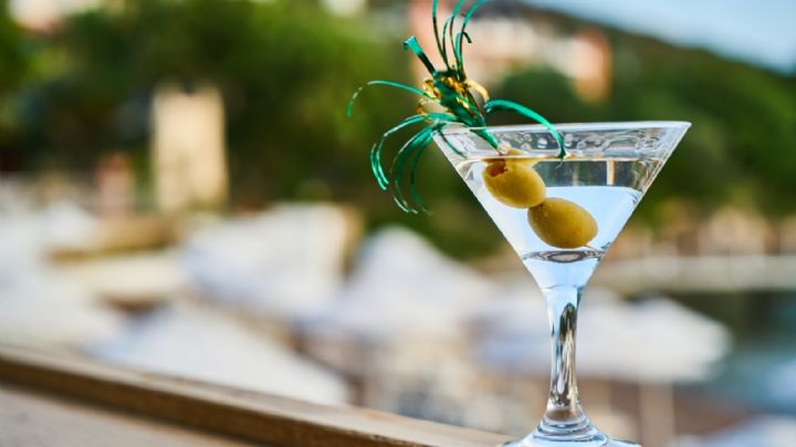 ¿Qué es un martini y qué tipo de alcohol lleva?