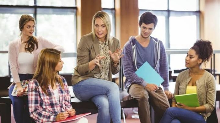 Piden la asignación de psicólogos en escuelas por aumento de retos peligrosos en redes sociales