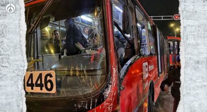 Chocan dos metrobuses: Reportan más de 20 heridos en accidente en Reforma