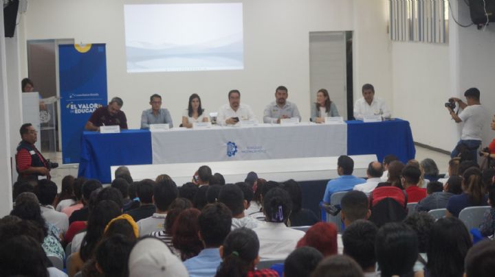 (VIDEO) Empresa cervecera entrega 500 becas en el Tecnológico de Veracruz