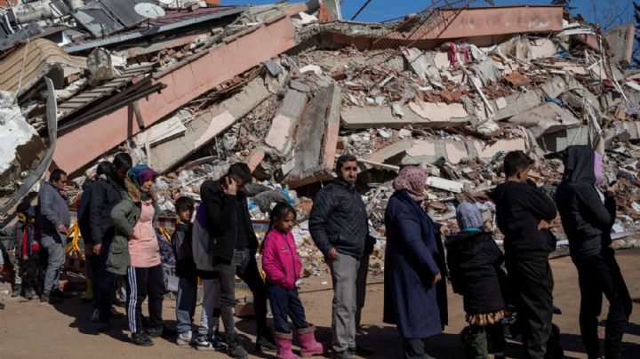 Terremoto en Turquía: Lia Limón da banderazo de salida a 4 toneladas de alimentos