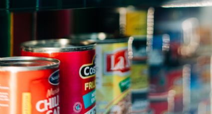 ¿Por qué debemos desinfectar las latas de comida antes de abrirlas? Esta es la razón