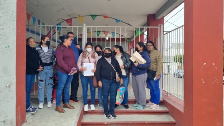 Madres de familia piden destitución de directora de primaria por supuesto maltrato psicológico