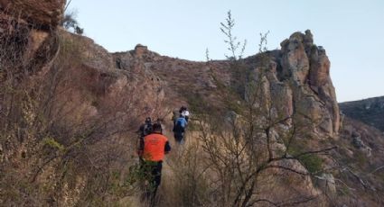 Ciclista cae en barranco en el cerro de la Bufa; logra comunicarse con su padre y es rescatado