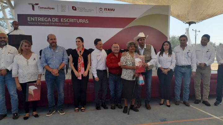 Entrega Gobierno de Tamaulipas escrituras a habitantes de la Zona Conurbada