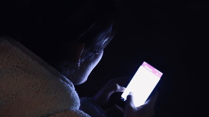 ¿Por qué no debes usar el celular antes de dormir? Esta es la razón