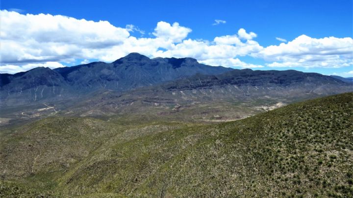 Flor de Jimulco: Una isla que se eleva en el desierto con vías ferroviarias del Porfiriato