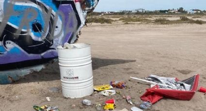 Y en el mar un cochinero: turistas olvidan su basura en playa y contaminan los océanos