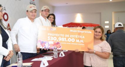 Alfonso Durazo entrega escrituras y apoyos en el sur de Sonora