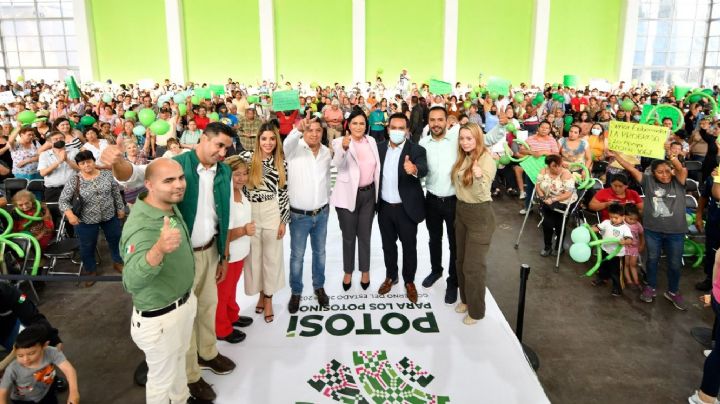 Gobierno de San Luis Potosí entrega apoyos a madres solteras y adultos mayores