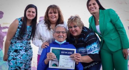 Tota Carbajal leyenda del fútbol mexicano y exmundialista recibe reconocimiento en León