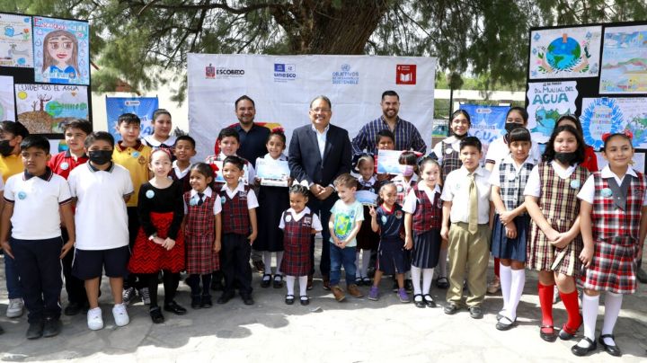 Premian a niños por mejores dibujos para el cuidado del agua en NL