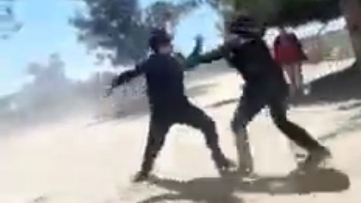 (VIDEO) Alumno golpea fuertemente contra muro en riña estudiantil en San Carlos