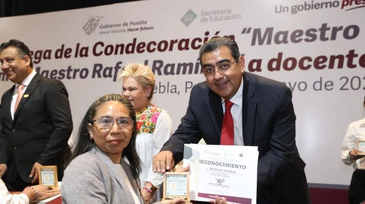 Céspedes Peregrina externa su respeto a los maestros en su día