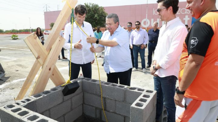 Colocan primera piedra de complejo deportivo en Escobedo NL