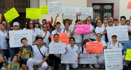 Marchan enfermeros en busca de buen sueldo y prestaciones "Somos maestros y especialistas"