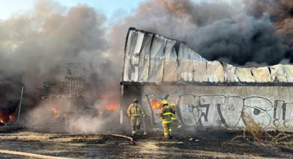 Bomberos controlan incendio en fábrica de León; duró más de 15 horas