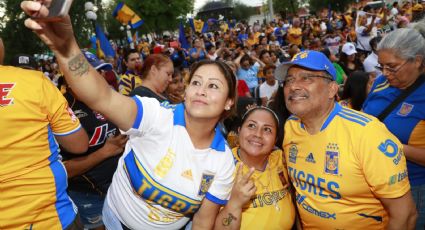 Escobedo recibe festejos de aficionados tigres