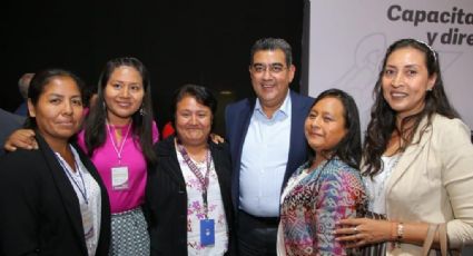 Céspedes Peregrina aplaude capacitación a presidentes y directores del DIF en Puebla