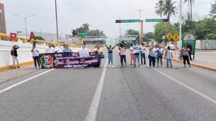 Padres de familia presionan a las autoridades y exigen rehabilitación de escuela