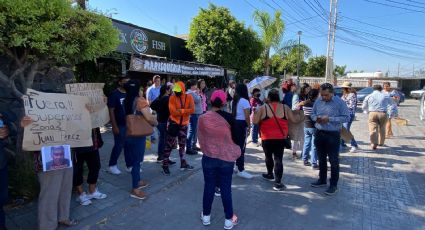 Se manifiestan por supuesto acoso laboral en Secundaria Técnica en Jurica, Querétaro