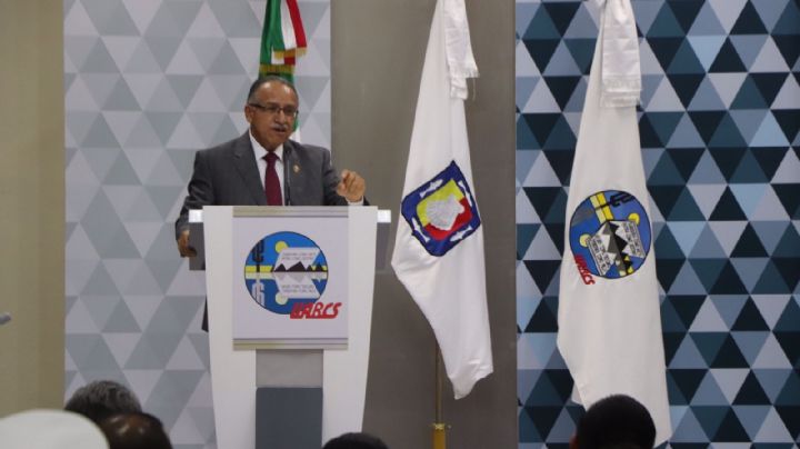 Dante Salgado toma protesta como rector de la Universidad Autónoma de BCS y rinde su 4to. informe