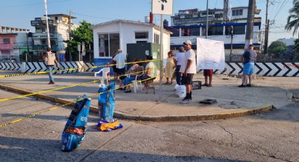 Falta de atención al sistemas de drenaje causa cierre de la Calle ceneral Anaya